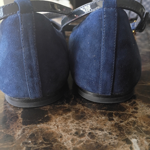 Tory Burch Women’s Navy Suede T-Strap Pointed Toe Flats - Picture 5 of 8